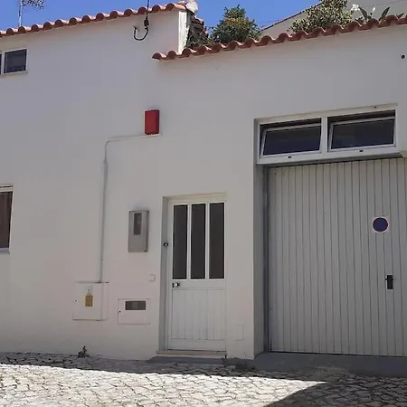 Vivenda Do Américo Juncal (Leiria)